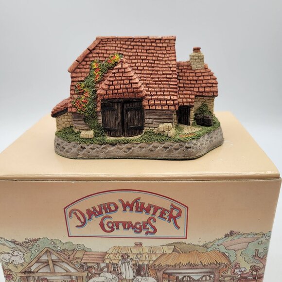 Vintage David Winter Cottages British Traditions October HARVEST BARN w Box COA - Picture 1 of 14